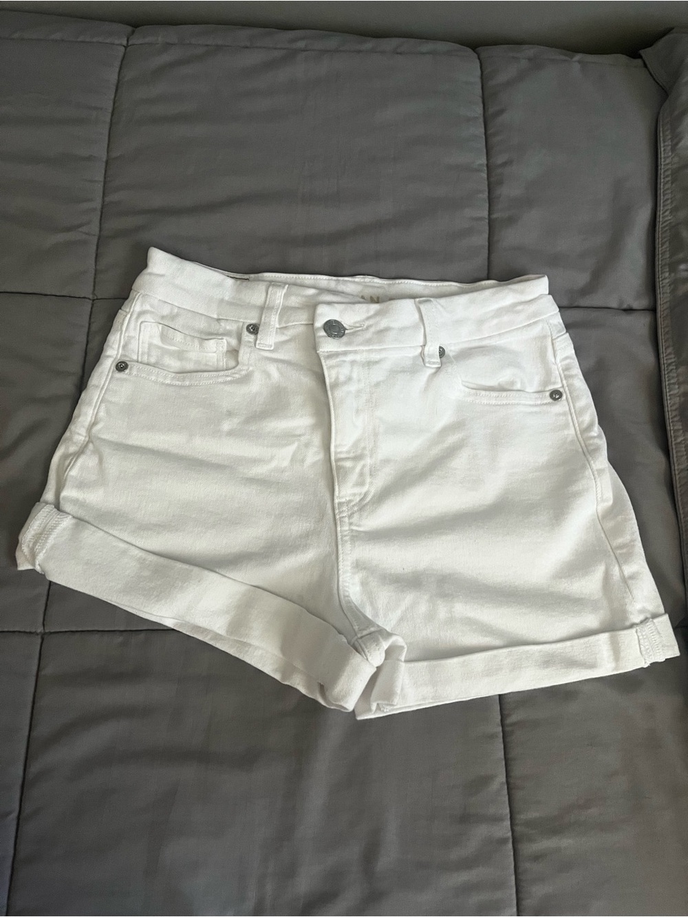 American eagle slant waist white shorts